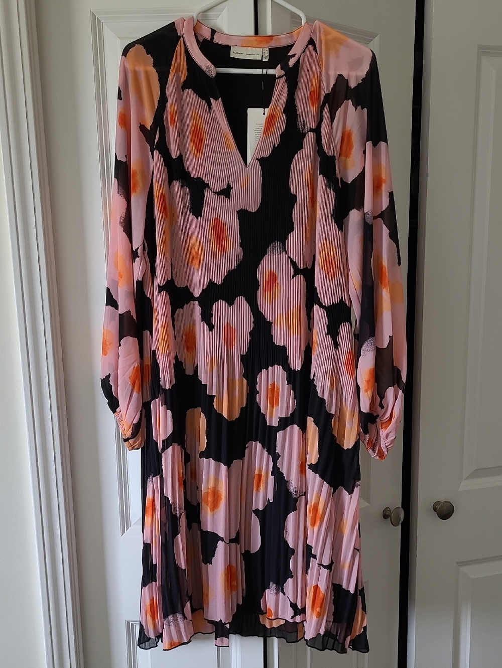 In Wear Pleated Floral V-Neck Dress - Pink & Black